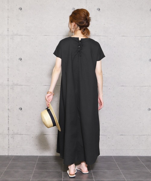 reca(レカ)の「ゆるシルエットAラインフレアワンピース バック編み上げデザイン(ワンピース・レディース・ブラック/ベージュ/カーキ/キャメル・M)」の15枚目の写真