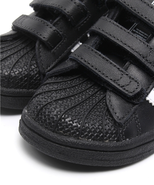 adidas Originals(アディダスオリジナルス)の「ベビー キッズ アディダス スーパースター adidas SS 2 CMF I G04534(スニーカー・キッズ・ブラック・14cm/13cm/16cm/15cm)」の5枚目の写真