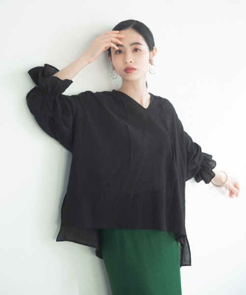 LOWRYS FARM（ローリーズファーム）の「ヨウリュウカフタンブラウス　879459（シャツ/ブラウス・レディース・ブラック/オフホワイト/ピンク・FREE）」の2枚目の写真