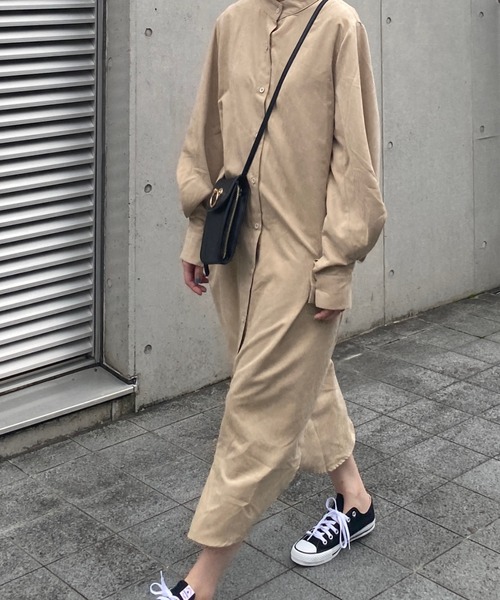 ABITOKYO（アビトーキョー）の「スタンドカラー ボリューム袖シャツワンピース（シャツワンピース・レディース・ベージュ/ブルーグレー/キャメル・FREE）」の6枚目の写真