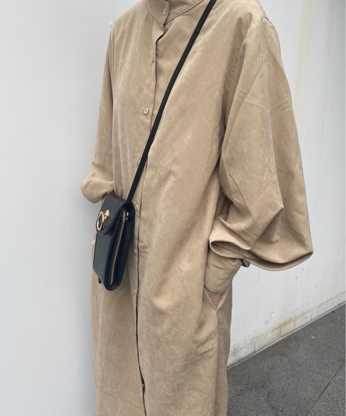 ABITOKYO（アビトーキョー）の「スタンドカラー ボリューム袖シャツワンピース（シャツワンピース・レディース・ベージュ/ブルーグレー/キャメル・FREE）」の10枚目の写真