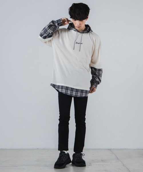 WEGO（ウィゴー）の「WEGO/レイヤードチェックビッグシルエットTシャツ（Tシャツ/カットソー・メンズ・ホワイト/ベージュ/ベージュ系その他・MEDIUM/LARGE）」の6枚目の写真