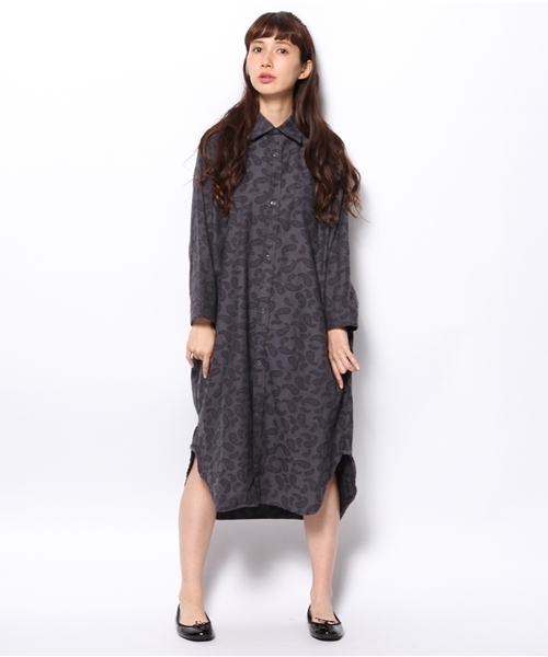 BEAMS BOY（ビームスボーイ）の「BEAMS BOY / ペイズリー スリットシャツワンピース②（シャツワンピース・レディース・チャコールグレー/ネイビー・ONE SIZE）」の4枚目の写真