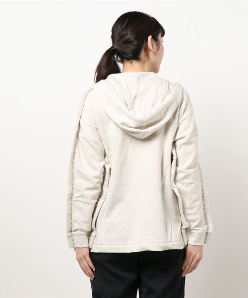 NIKE（ナイキ）の「【NIKE】AS W NSW FZ HOODY EARTH DAY FT（パーカー・レディース・ホワイト・SMALL/MEDIUM）」の3枚目の写真
