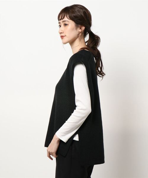 Lugnoncure（ルノンキュール）の「畔Vネックベスト（ベスト・レディース・オフホワイト/ブラック/ベージュ・ﾌﾘ-）」の4枚目の写真