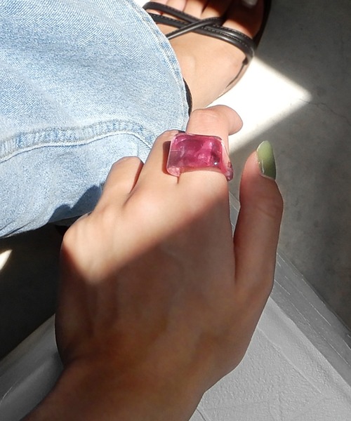 minia（ミニア）の「歪みスクエアフォルムのマーブルリング　◇（リング・レディース・クリア/パープル/ブラウン/グリーン・FREE）」の3枚目の写真