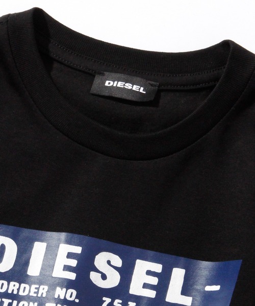 DIESEL KIDS(ディーゼルキッズ)の「DIESEL(ディーゼル)Kids & Junior カットソーTシャツ(Tシャツ/カットソー・キッズ・ホワイト/グレー/ブルー/ブラック/ネイビー/チャコールグレー・14Y/16Y/4YEAR/6YEAR/12YEAR/10YEAR/8YEAR)」の9枚目の写真