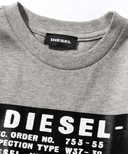 DIESEL KIDS(ディーゼルキッズ)の「DIESEL(ディーゼル)Kids & Junior カットソーTシャツ(Tシャツ/カットソー・キッズ・ホワイト/グレー/ブルー/ブラック/ネイビー/チャコールグレー・14Y/16Y/4YEAR/6YEAR/12YEAR/10YEAR/8YEAR)」の21枚目の写真