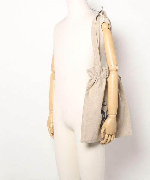 Samansa Mos2(サマンサ モスモス)の「綿麻ロゴ巾着バッグ(エコバッグ/サブバッグ・レディース・ネイビー/レッド/チャコール・フリ-)」の6枚目の写真