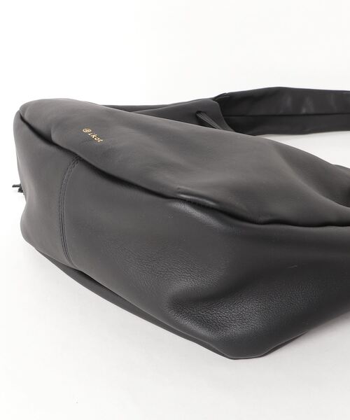 ikot（イコット）の「ikot 丸型レザーショルダーバッグ（ショルダーバッグ・レディース・ブラック/ライトグレー・FREE）」の20枚目の写真