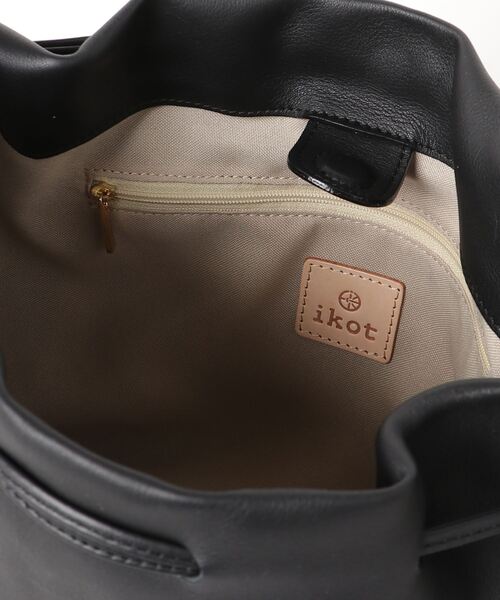 ikot（イコット）の「ikot 丸型レザーショルダーバッグ（ショルダーバッグ・レディース・ブラック/ライトグレー・FREE）」の21枚目の写真