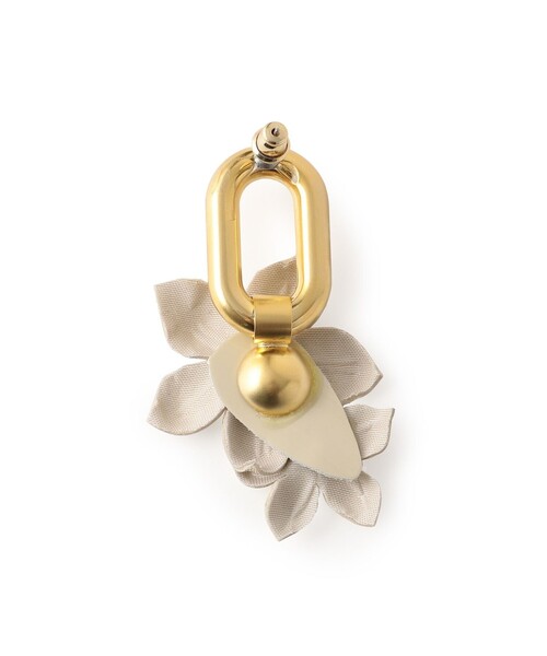 EPOCA（エポカ）の「シトラスチェーンコンビ　ピアス（ピアス（両耳用）・レディース・ブラック/オフホワイト・FREE）」の5枚目の写真