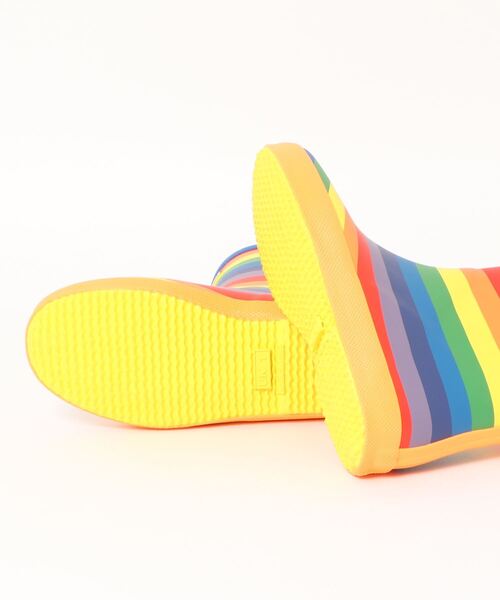 HUNTER（ハンター）の「【HUNTER】ORIGINAL KIDS FIRST CLASSIC RAINBOW PRINT BOOTS（レインシューズ・キッズ・レインボー・9/10/8/13/7/1/12/11）」の2枚目の写真