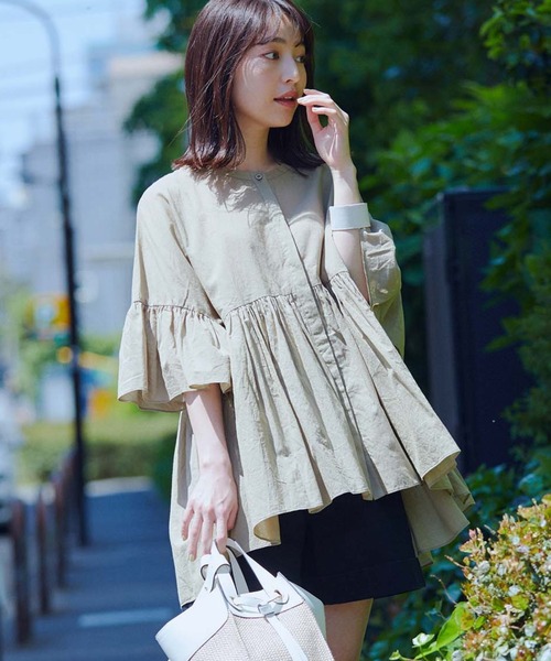 VIS（ビス）の「【オーガニックコットン】ローンギャザーブラウス（シャツ/ブラウス・レディース・ダークブラウン/オフホワイト/カーキ・FREE）」の3枚目の写真