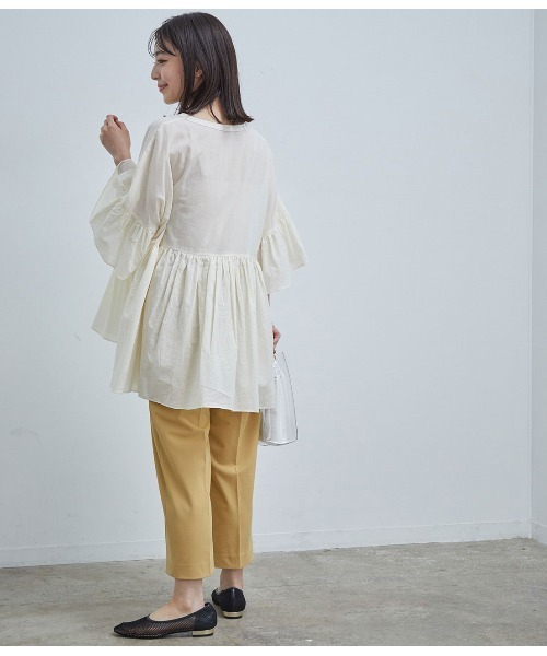 VIS（ビス）の「【オーガニックコットン】ローンギャザーブラウス（シャツ/ブラウス・レディース・ダークブラウン/オフホワイト/カーキ・FREE）」の6枚目の写真