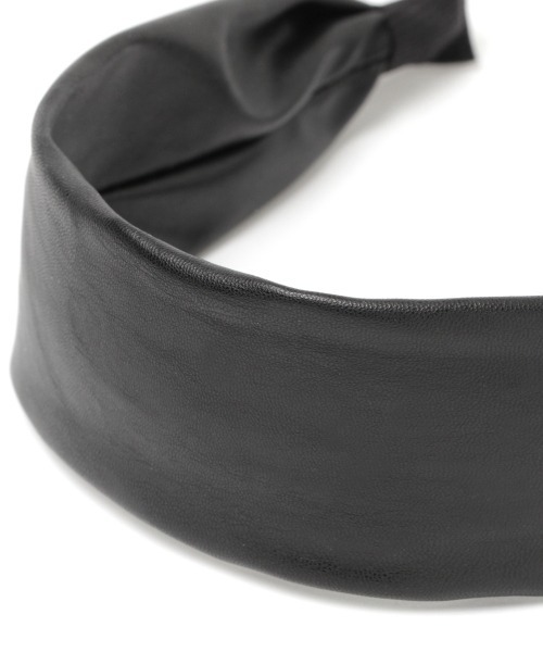 Me%（ミィパーセント）の「フェイクレザーワイドカチューシャ（カチューシャ・レディース・ブラック・FREE）」の6枚目の写真