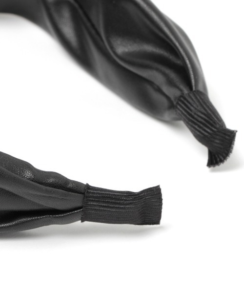 Me%（ミィパーセント）の「フェイクレザーワイドカチューシャ（カチューシャ・レディース・ブラック・FREE）」の7枚目の写真