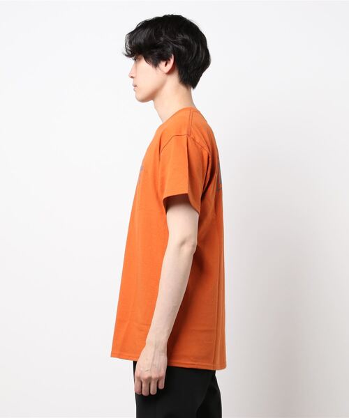 DOGTOWN（ドッグタウン）の「CROSS LOGO S/S T-SHIRTS/ドッグタウンバックプリント半袖Tシャツ（Tシャツ/カットソー・メンズ・インディゴブルー/チャコールグレー/オレンジ/サンドベージュ/チョコ/ホワイト×ブラック/ブラック×ホワイト・LARGE/X-LARGE/MEDIUM）」の8枚目の写真