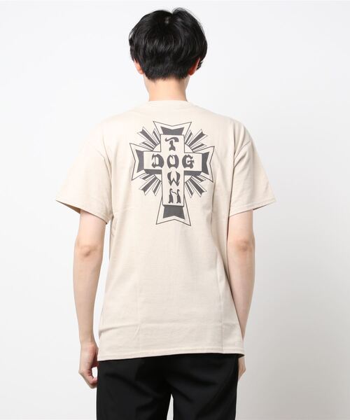 DOGTOWN（ドッグタウン）の「CROSS LOGO S/S T-SHIRTS/ドッグタウンバックプリント半袖Tシャツ（Tシャツ/カットソー・メンズ・インディゴブルー/チャコールグレー/オレンジ/サンドベージュ/チョコ/ホワイト×ブラック/ブラック×ホワイト・LARGE/X-LARGE/MEDIUM）」の12枚目の写真