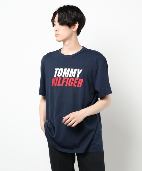 tone(トーン)の「【TOMMY HILFIGER/トミーヒルフィガー】GRAPHIC TEE(UN)(Tシャツ/カットソー・メンズ・ホワイト/ネイビー・MEDIUM/LARGE/X-LARGE)」の1枚目の写真