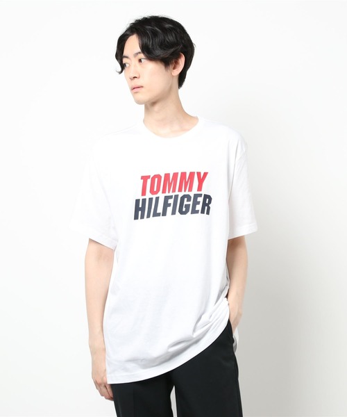 tone(トーン)の「【TOMMY HILFIGER/トミーヒルフィガー】GRAPHIC TEE(UN)(Tシャツ/カットソー・メンズ・ホワイト/ネイビー・MEDIUM/LARGE/X-LARGE)」の2枚目の写真