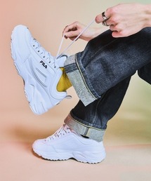 FILA（フィラ）の「FILA フィラ DISTRACER ディスラプター×レイトレイサー　USS21034125 WHITE（スニーカー）」