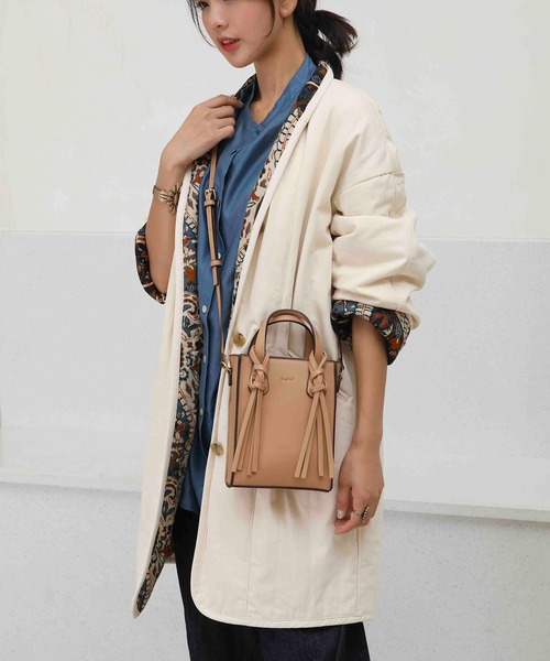 Ungrid(アングリッド)の「【Ungrid/アングリッド】 タッセルハンド 縦長ミニポシェットバッグ(ショルダーバッグ・レディース・ベージュ/アイボリー/ブラック/ブラウン/ベージュ系その他/キャメル/オリーブ/カーキ・FREE)」の11枚目の写真