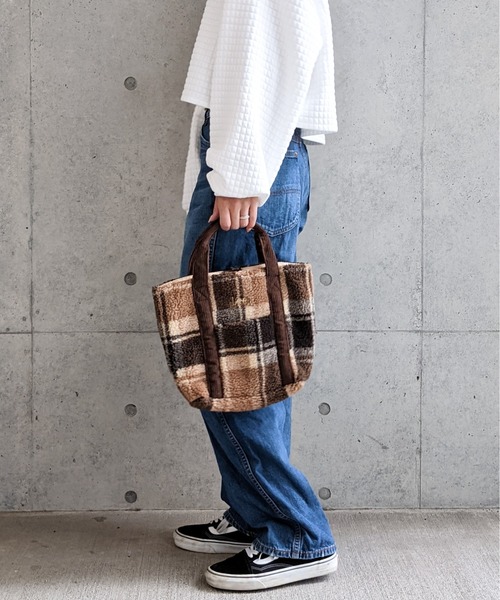 Lee(リー)の「Lee/リー ボア×コーデュロイ ミニトート(ハンドバッグ・レディース・ホワイト/ブラック/ベージュ/ブラウン・FREE)」の12枚目の写真