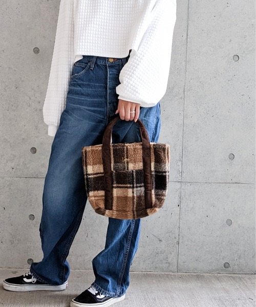 Lee(リー)の「Lee/リー ボア×コーデュロイ ミニトート(ハンドバッグ・レディース・ホワイト/ブラック/ベージュ/ブラウン・FREE)」の9枚目の写真
