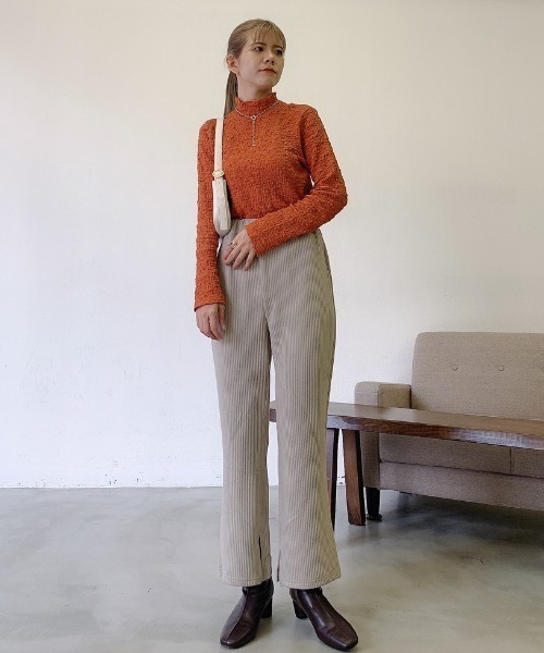 VANNIE U（ヴァニーユー）の「しゅわしゅわハイネックT（Tシャツ/カットソー・レディース・テラコッタ/ブラック/マスタード/オリーブ/アイボリー・FREE）」の11枚目の写真