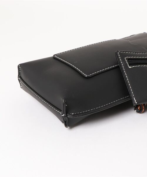 Coo+i(クーイ)の「ゲートポケット ミニショルダーバッグ(ショルダーバッグ・レディース・モカ/カーキ/ブラウン/ブラック/ベージュ・FREE)」の6枚目の写真