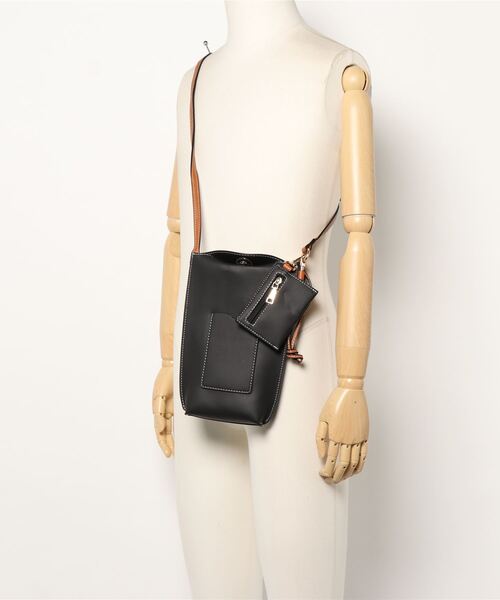 Coo+i(クーイ)の「ゲートポケット ミニショルダーバッグ(ショルダーバッグ・レディース・モカ/カーキ/ブラウン/ブラック/ベージュ・FREE)」の9枚目の写真