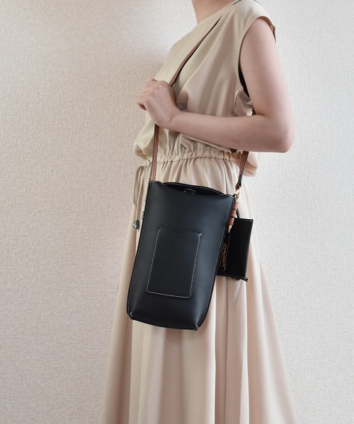 Coo+i(クーイ)の「ゲートポケット ミニショルダーバッグ(ショルダーバッグ・レディース・モカ/カーキ/ブラウン/ブラック/ベージュ・FREE)」の2枚目の写真