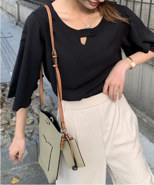 Coo+i(クーイ)の「ゲートポケット ミニショルダーバッグ(ショルダーバッグ・レディース・モカ/カーキ/ブラウン/ブラック/ベージュ・FREE)」の20枚目の写真