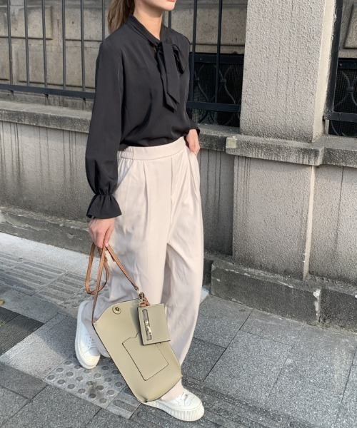 Coo+i(クーイ)の「ゲートポケット ミニショルダーバッグ(ショルダーバッグ・レディース・モカ/カーキ/ブラウン/ブラック/ベージュ・FREE)」の19枚目の写真