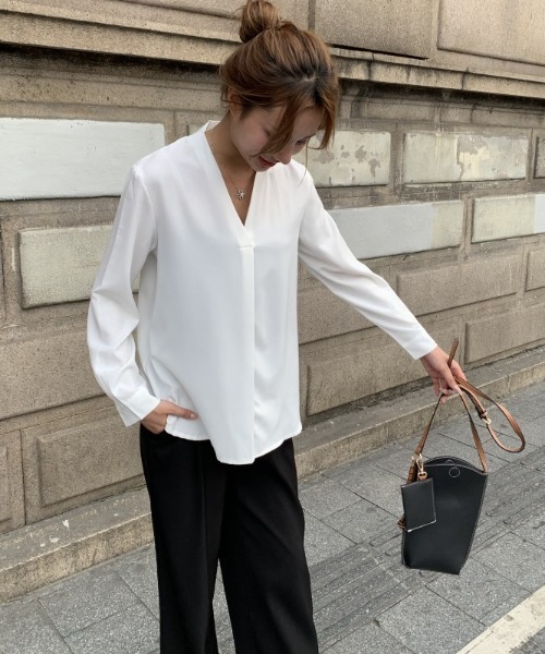 Coo+i(クーイ)の「ゲートポケット ミニショルダーバッグ(ショルダーバッグ・レディース・モカ/カーキ/ブラウン/ブラック/ベージュ・FREE)」の17枚目の写真