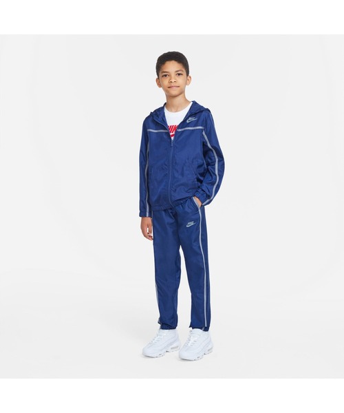 NIKE（ナイキ）の「ナイキ NIKE ナイキ YTH NSW ウーブン トラック スーツ（ナイロンジャケット・キッズ・ブラック/ダークブルー/スモークピンク・140cm/150cm/160cm/130cm）」の2枚目の写真