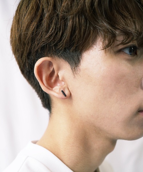 Vaya Con Dios（ヴァヤコンディオス）の「【VayaConDios/ヴァヤコンディオス】stainless hexagon bar pierce［両耳用］（ピアス（両耳用）・メンズ・シルバー/ゴールド/ブラック・FREE）」の10枚目の写真
