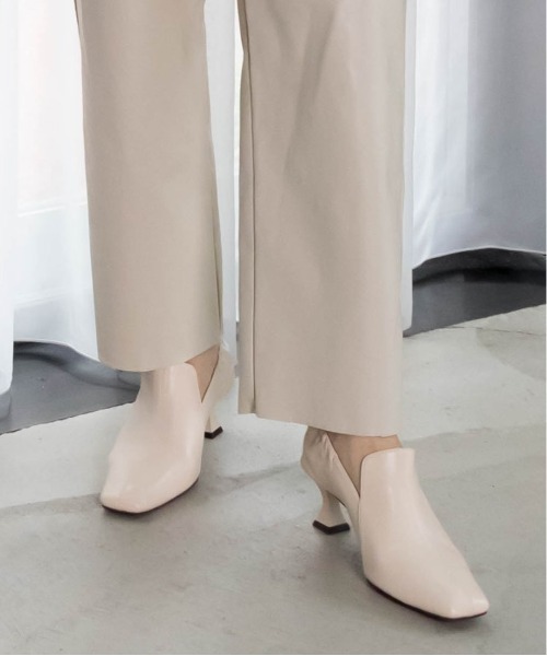 RANDA（ランダ）の「ソフト バックギャザーシューズ（パンプス・レディース・ブラック/イエロー/アイボリー・M/L/LL/S）」の5枚目の写真
