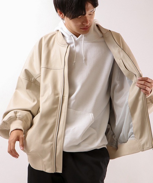 SUGGESTION(サジェッション)の「【SUGGESTION】PUバルーンシルエットボリュームスリーブボマージャケット(MA-1・メンズ・ブラック/アイボリー/グレイッシュブルー・M/L)」の20枚目の写真