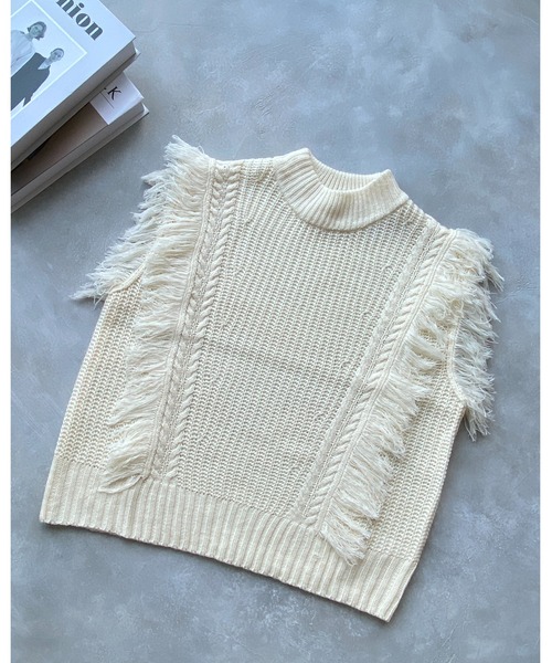 She's Closet(シーズクローゼット)の「ケーブル&片畦編みフリンジニットベスト(ベスト・レディース・ブラック/カーキ/ブルーグレー/アイボリー・FREE)」の20枚目の写真