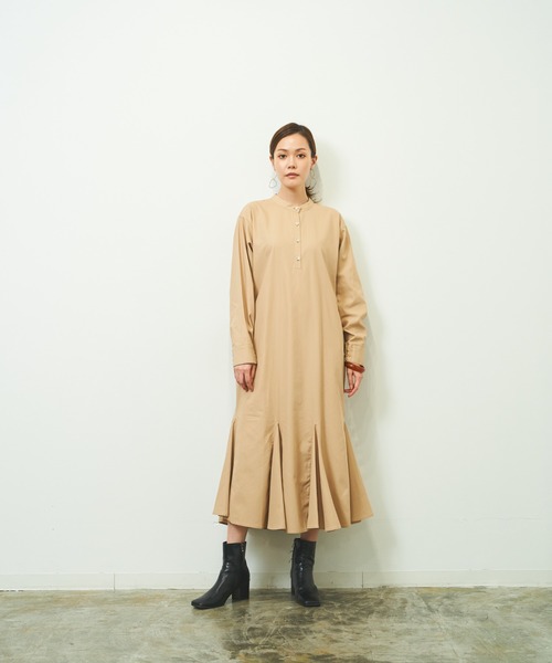 HERENCIA（ヘレンチア）の「裾マチ入り コットンツイル バンド マーメイド ロング ワンピース（ワンピース・レディース・カーキ/ブラック/パープル/ベージュ・MEDIUM）」の16枚目の写真