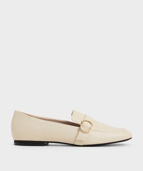 ベージュ メタリックアクセント ローファー　超美品 CHARLES ＆ KEITH ローファー Lexie レクシー メタリック