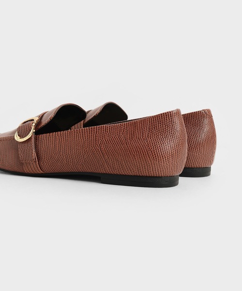 CHARLES & KEITH（チャールズ & キース）の「メタリック