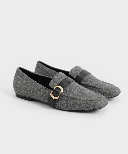 CHARLES & KEITH(チャールズ & キース)の「メタリックアクセント ペニーローファー / Metallic Accent Penny Loafers(ローファー・レディース・グレー/オフホワイト/アニマル/ブラック系その他2・22.5cm/23cm/23.5cm/24.5cm/25cm/25.5cm)」の17枚目の写真