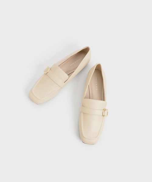 CHARLES & KEITH(チャールズ & キース)の「メタリックアクセント ペニーローファー / Metallic Accent Penny Loafers(ローファー・レディース・グレー/オフホワイト/アニマル/ブラック系その他2・22.5cm/23cm/23.5cm/24.5cm/25cm/25.5cm)」の10枚目の写真