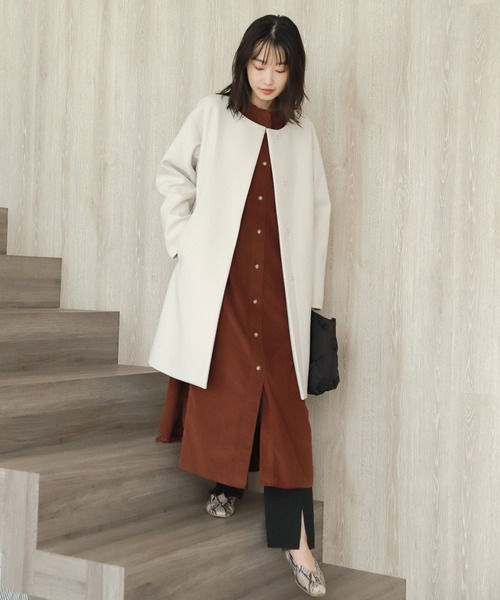 LAKOLE（ラコレ）の「ウーリーテックラウンドカラーハーフコート / 953531（ノーカラーコート・レディース・ライトグレー/ブラック/ライトベージュ・SMALL/MEDIUM）」の4枚目の写真