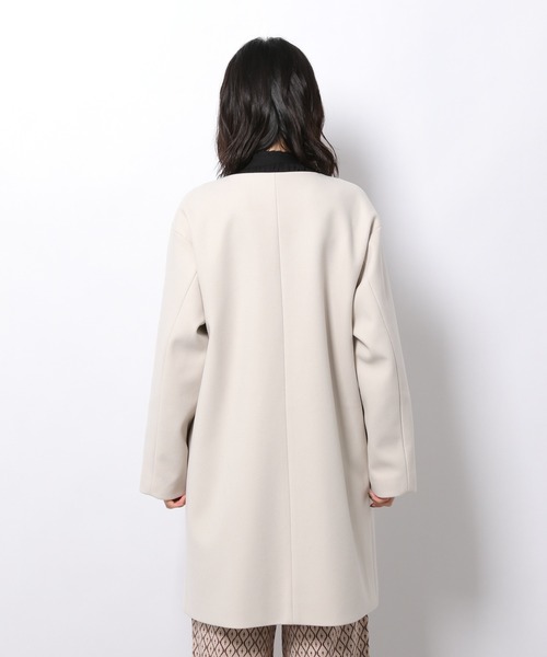 LAKOLE（ラコレ）の「ウーリーテックラウンドカラーハーフコート / 953531（ノーカラーコート・レディース・ライトグレー/ブラック/ライトベージュ・SMALL/MEDIUM）」の22枚目の写真
