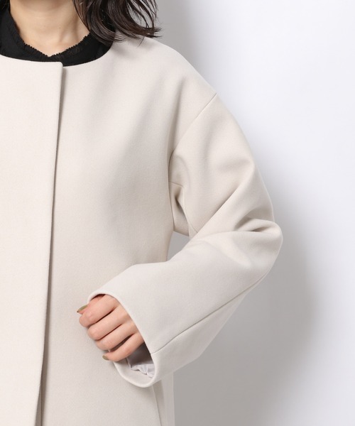 LAKOLE（ラコレ）の「ウーリーテックラウンドカラーハーフコート / 953531（ノーカラーコート・レディース・ライトグレー/ブラック/ライトベージュ・SMALL/MEDIUM）」の12枚目の写真