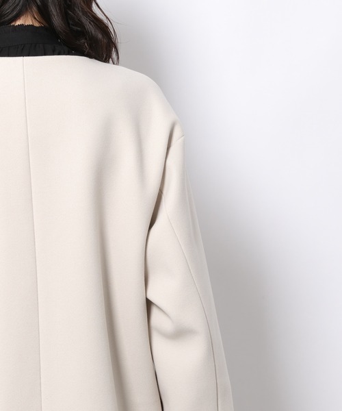 LAKOLE（ラコレ）の「ウーリーテックラウンドカラーハーフコート / 953531（ノーカラーコート・レディース・ライトグレー/ブラック/ライトベージュ・SMALL/MEDIUM）」の8枚目の写真